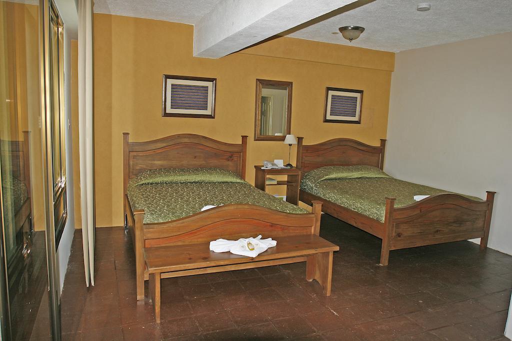 Hotel La Riviera De Atitlan Panajachel Pokój zdjęcie